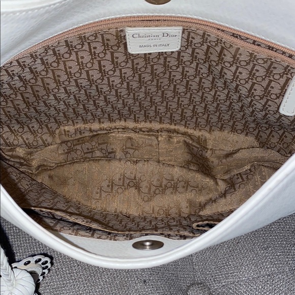Christian Dior off White Ethnic Collection Leather shoulder Bag - Picture 17 of 17